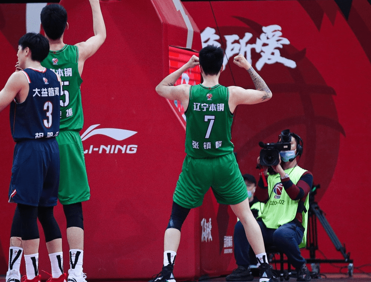 北京队碾压勇士，张镇麟扛起全队