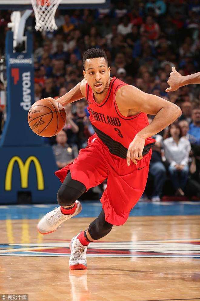 雷霆横扫热火，麦科勒姆送出助攻