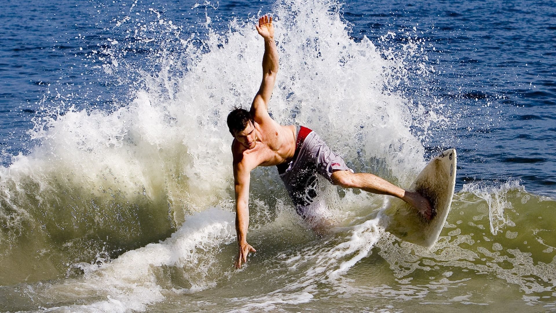 王者归来与自我救赎,姆巴佩一剑封喉,拜仁制霸伯纳乌